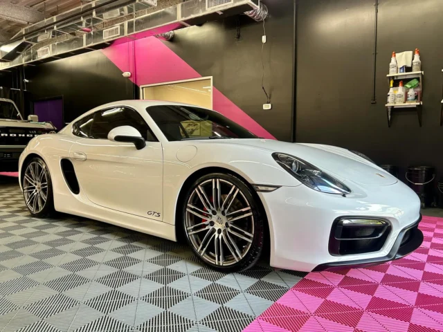 Porsche Cayman GTS - PPF removal, paint correction, full body PPF, glass polished and coated, wheels off coating.#audi #bmw #mercedes #porsche #tesla #ford #Ferrari #model3 #modely #Bentley #lexus #jaguar #landrover #carync #astonmartin #fuquayvarina #apexnc #lamborghini #raleigh #ppf #xpel #3m #suntek #feynlab #ceramicpro #gtechniq #carpro
#paintprotectionfilm @porschecary