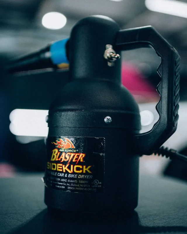 Shop-approved air cannon.
For dirt that refuses to leave.#paintprotectionfilm #ppf #ceramiccoating #paintcorrection #raleighnc